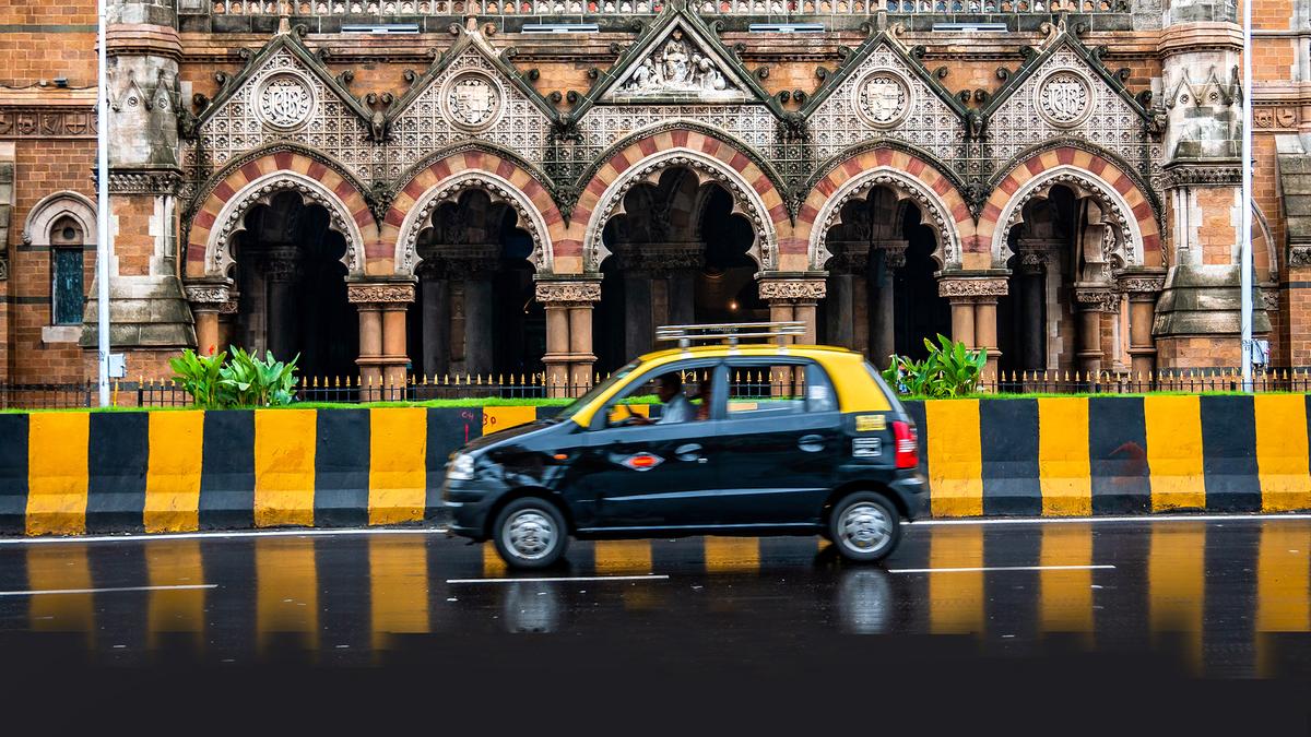 Bombay HC directs Centre, State to submit affidavit on implementation of cab aggregator rules