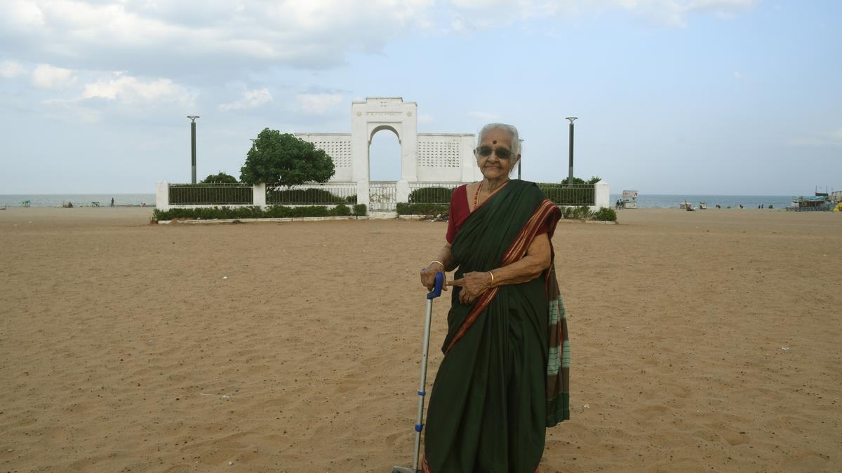 Meet 96-Year-Old Kamakshi Patti: A Dedicated Civil Activist in Besant Nagar, Chennai