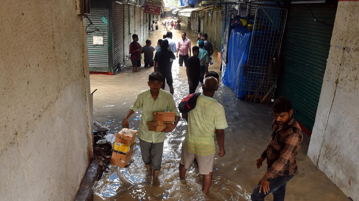 Yamuna water level continues to rise in Delhi, CM Kejriwal calls it ‘emergency’