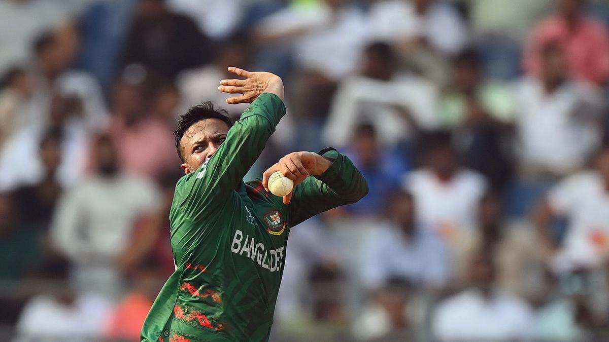 Bangladesh's Shakib booed by home fans on World Cup break