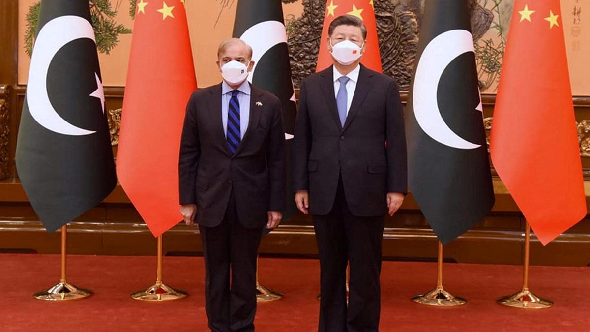 Pakistan receives $1 billion from China