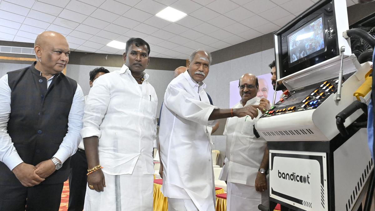 Thrust on modernising solid waste disposal and sanitary worker safety, says CM