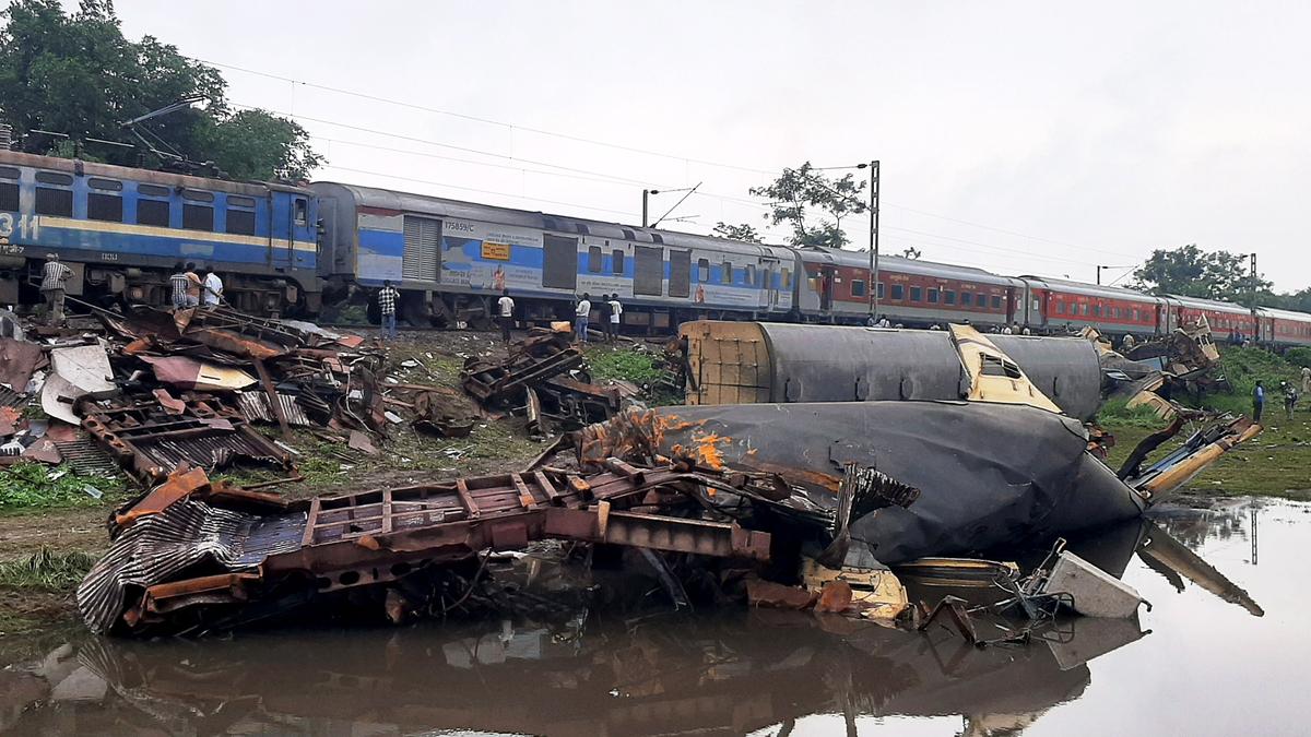 Railway Safety Commissioner begins probe into Kanchanjunga accident; normal traffic restored