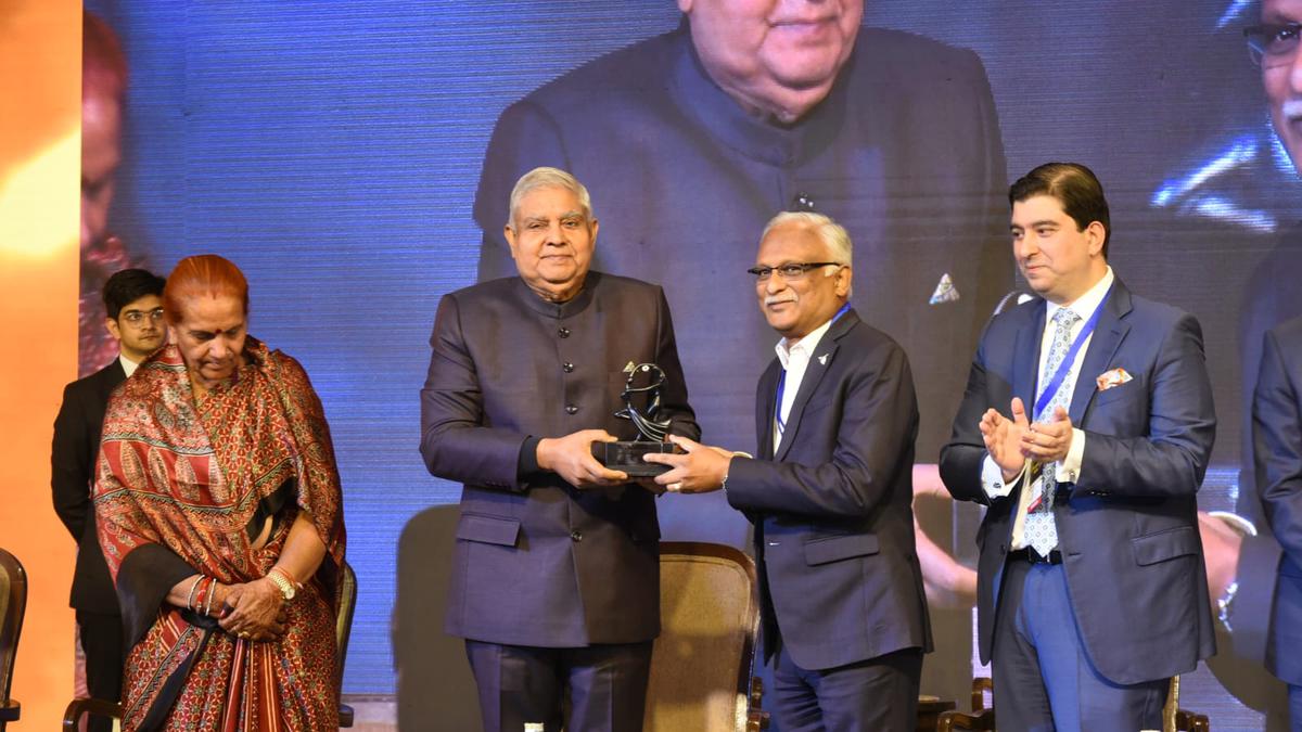 HAL conferred Outstanding PSU of the Year award by AIMA in Delhi