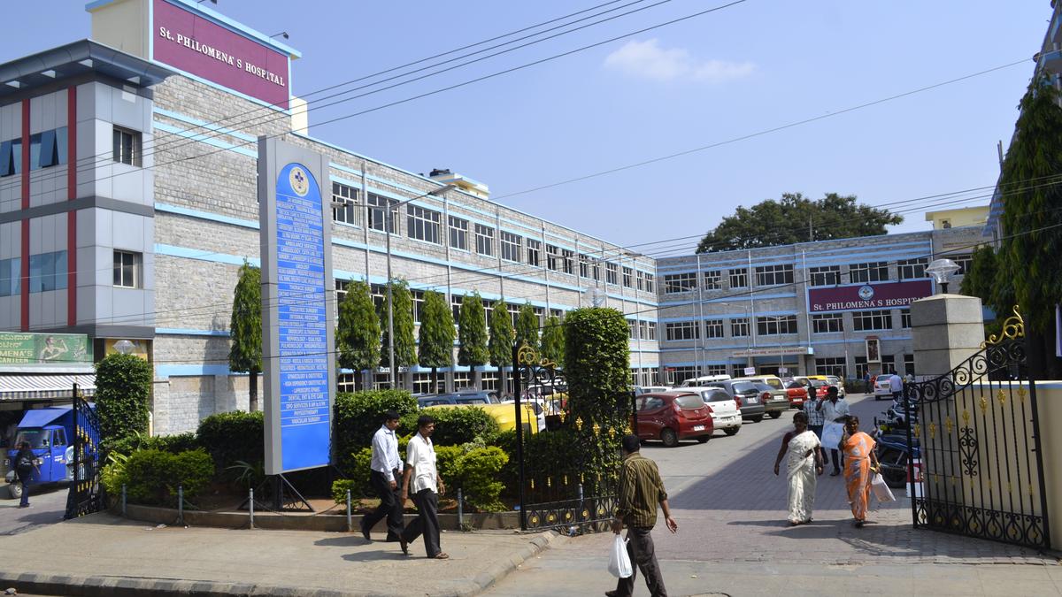 Nurse of private hospital arrested for stealing gold from patients of