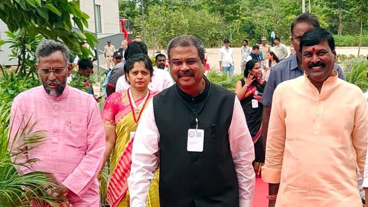 Science at the core of Vikshit Bharat vision, says Union Minister Dharmendra Pradhan at Global Young Scientists Summit 