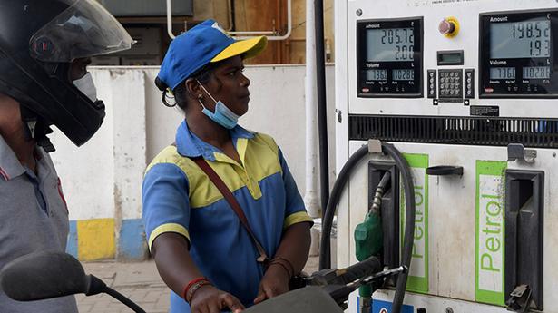 OPEC output cut: Petrol, diesel price freeze in India just gets longer