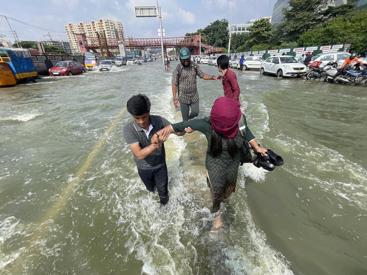 Bengaluru Rains: Outer Ring Road Completely Inundated After Overnight ...