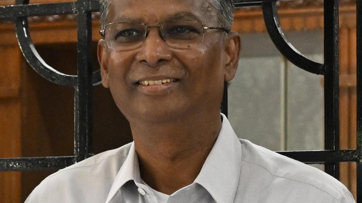 Make Satish Jarkiholi KPCC president, say AHINDA district units