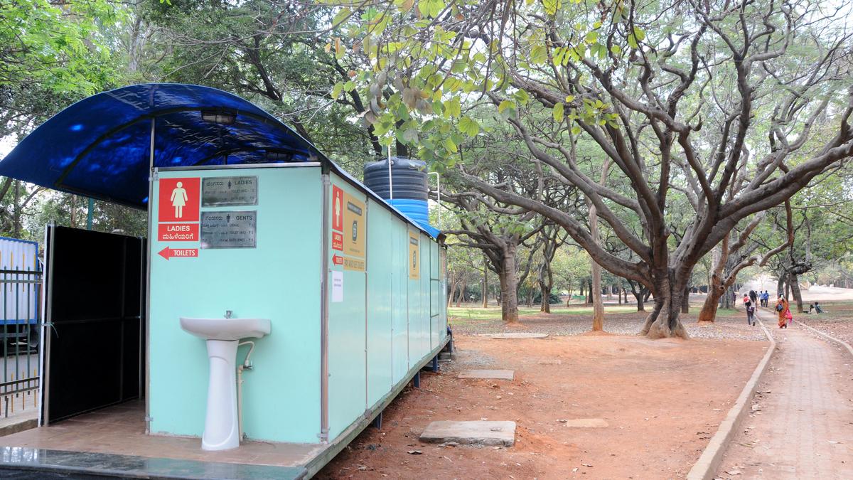 Authorities mull fine for public urination in Cubbon Park