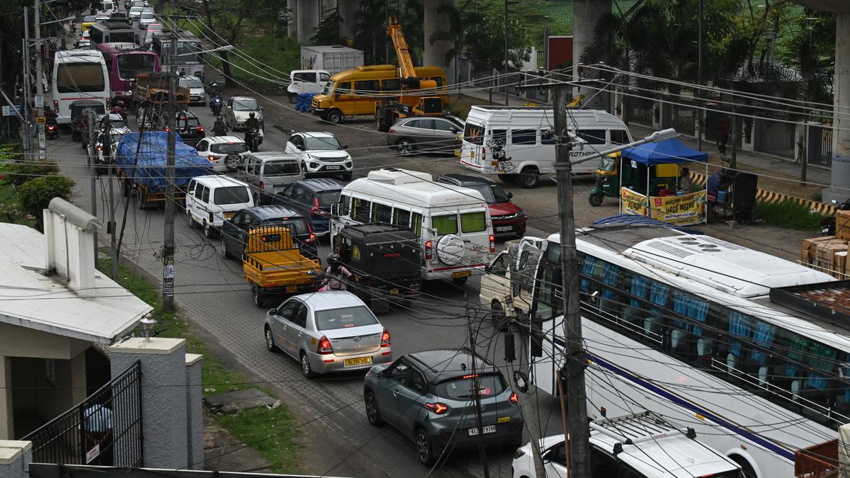 Widening of two narrow roads taking off from Vyttila in limbo