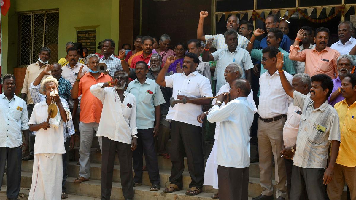 PASIC workers stage protest