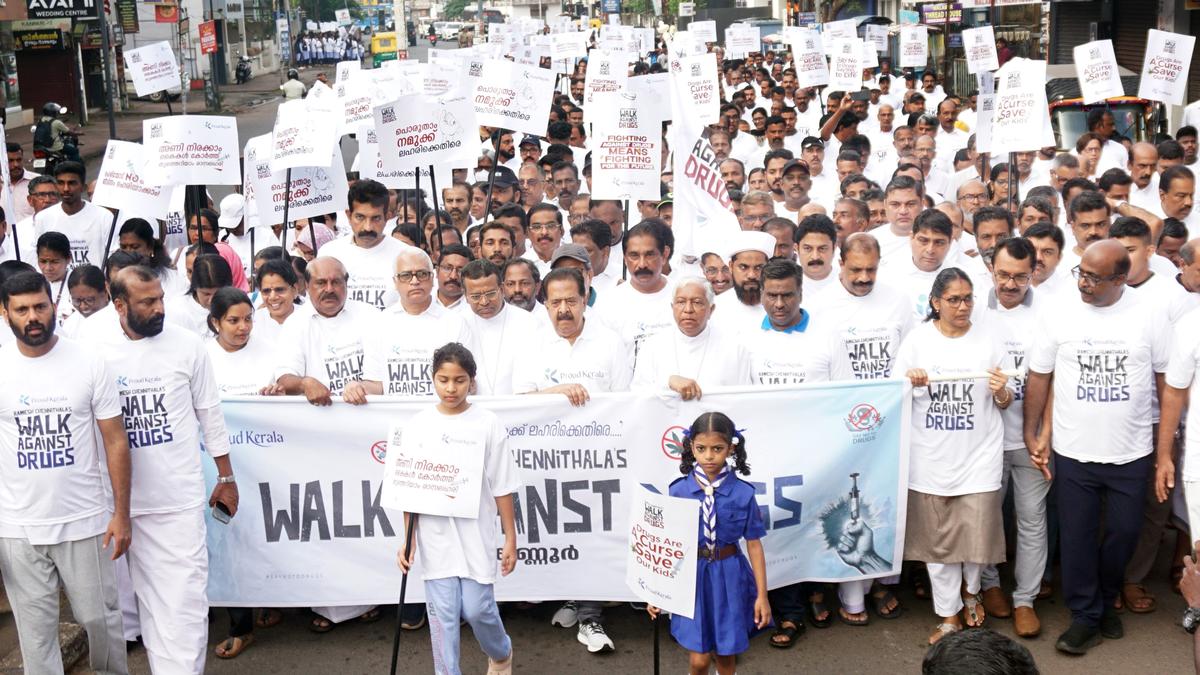 Anti-drug rally in Kannur draws huge crowd