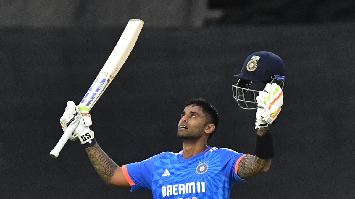 Suryakumar's sparkling hundred carries India to 201 for 7 in third T20I against South Africa