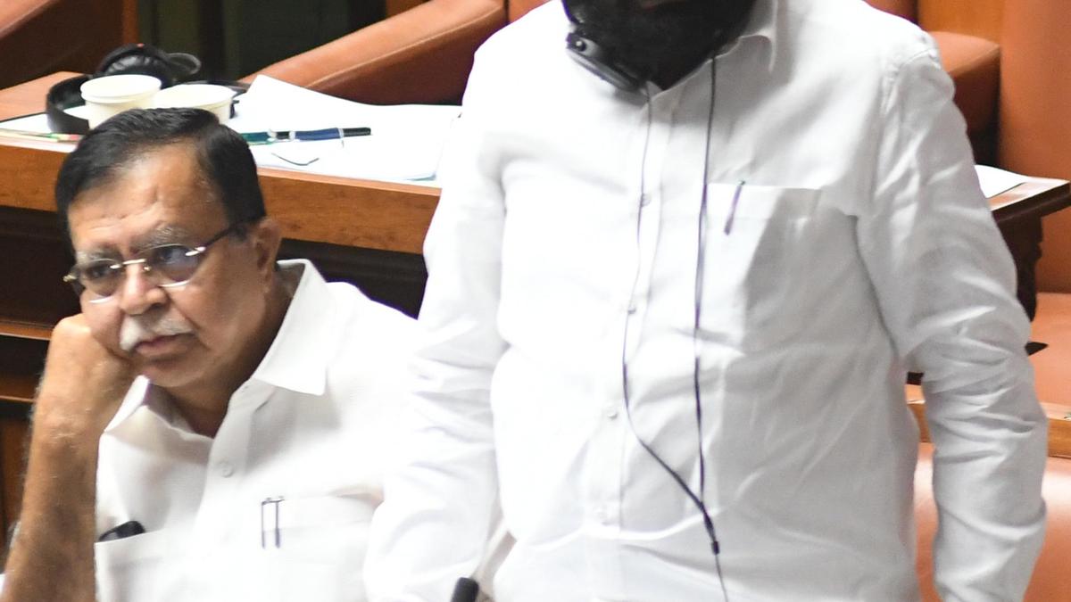 Daytime trekking allowed till Shesha Parvatha in Subramanya, says Khandre