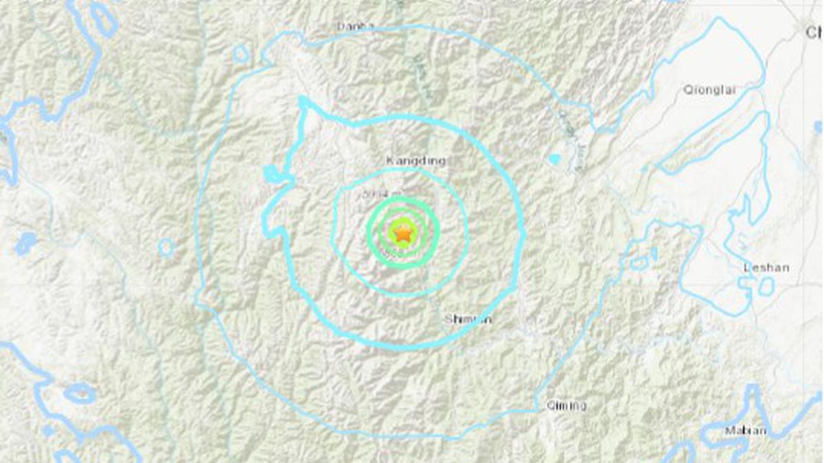 Shallow 5.5 quake sets off rockslides in southwest China