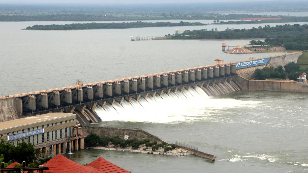 D.K. Shivakumar urges Karnataka MPs to put pressure on Centre to seek approval to raise Almatti dam height