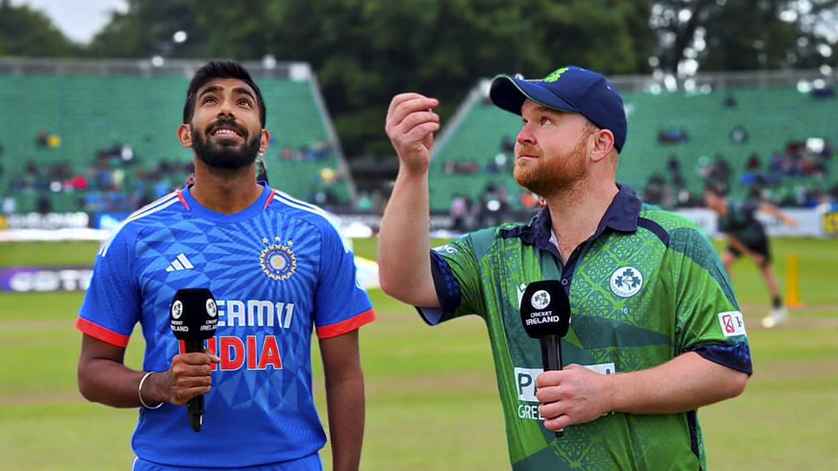 2nd T20I: India put into bat after Ireland win toss