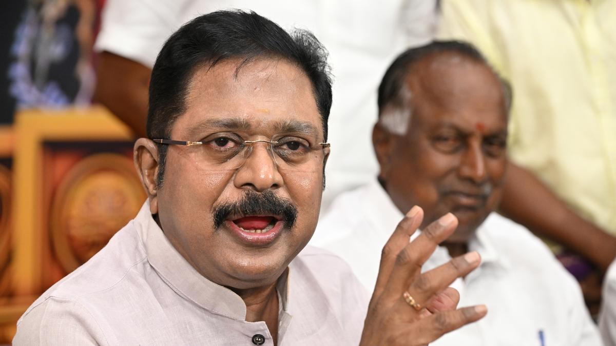 Why a divided Opposition may give an edge to DMK