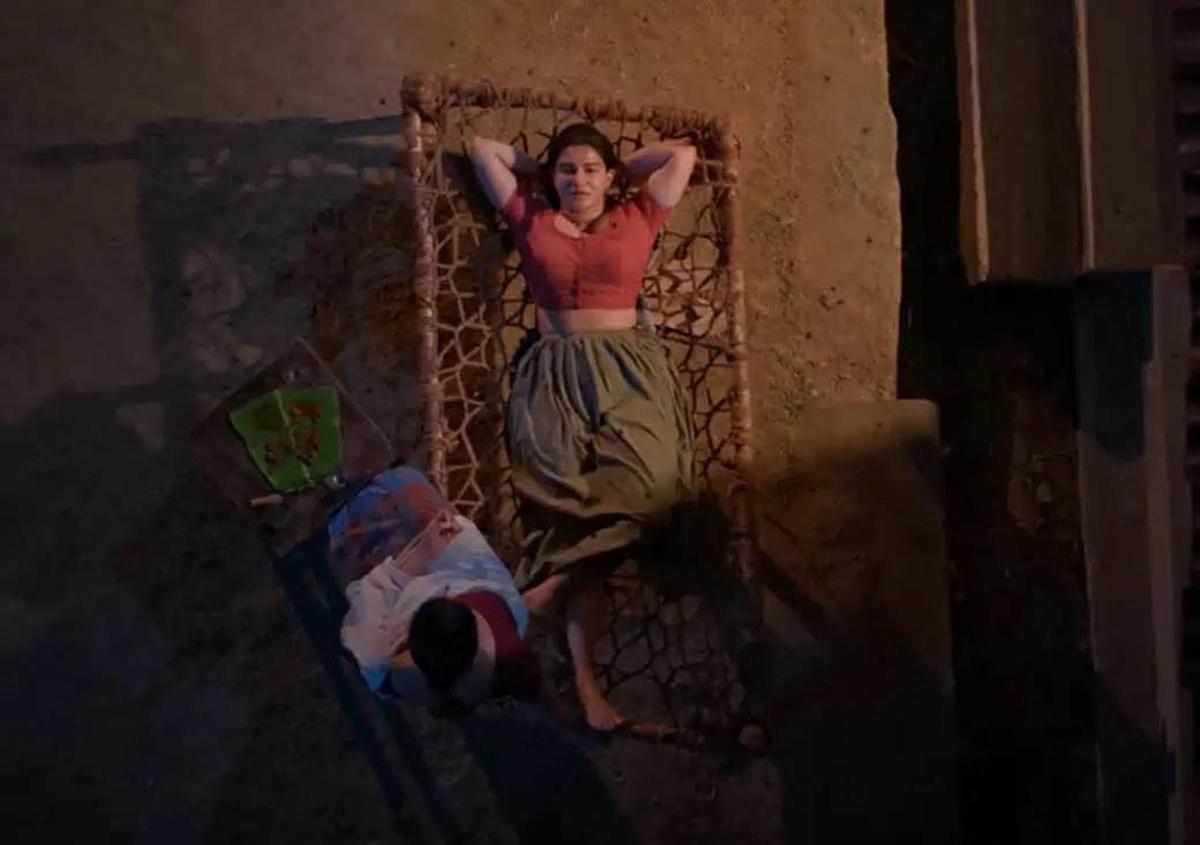 Honey Rose em 'Rachel'