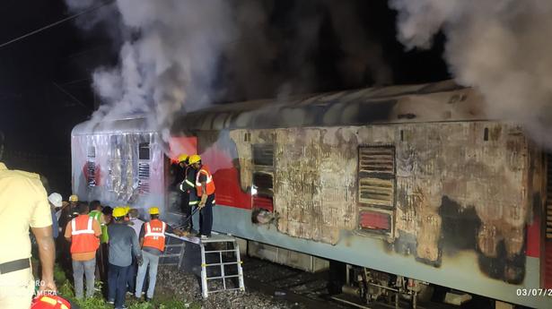 Dakshin Express coach catches fire 