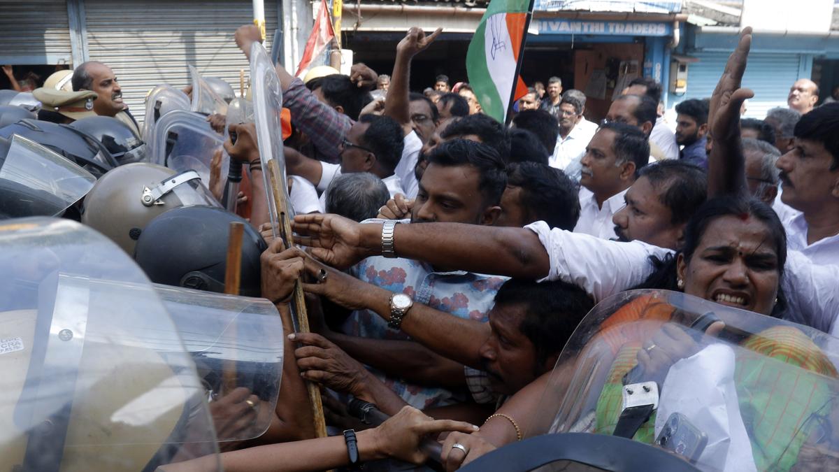 Police have become a shame on Kerala, says Palakkad DCC president