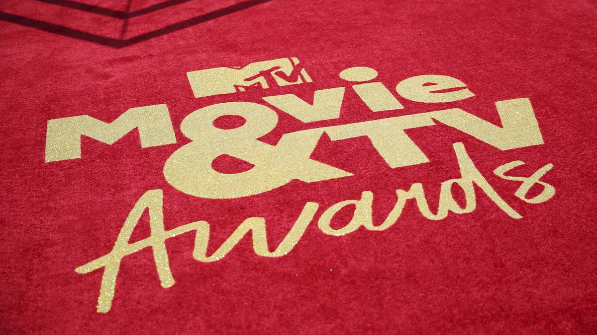 Not live, MTV Movie & TV Awards rely on plenty of old clips