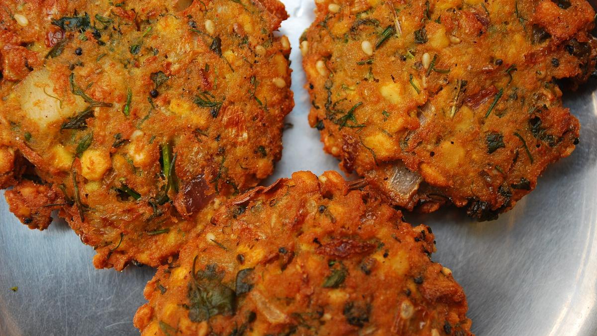 Try this crispy and healthy vada made with poha