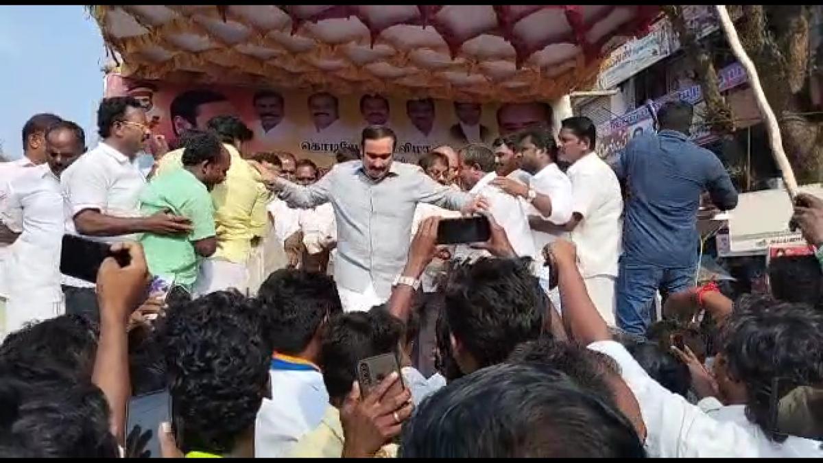Pattali Makkal Katchi leader Anbumani Ramadoss escapes unhurt as dais collapses in Salem