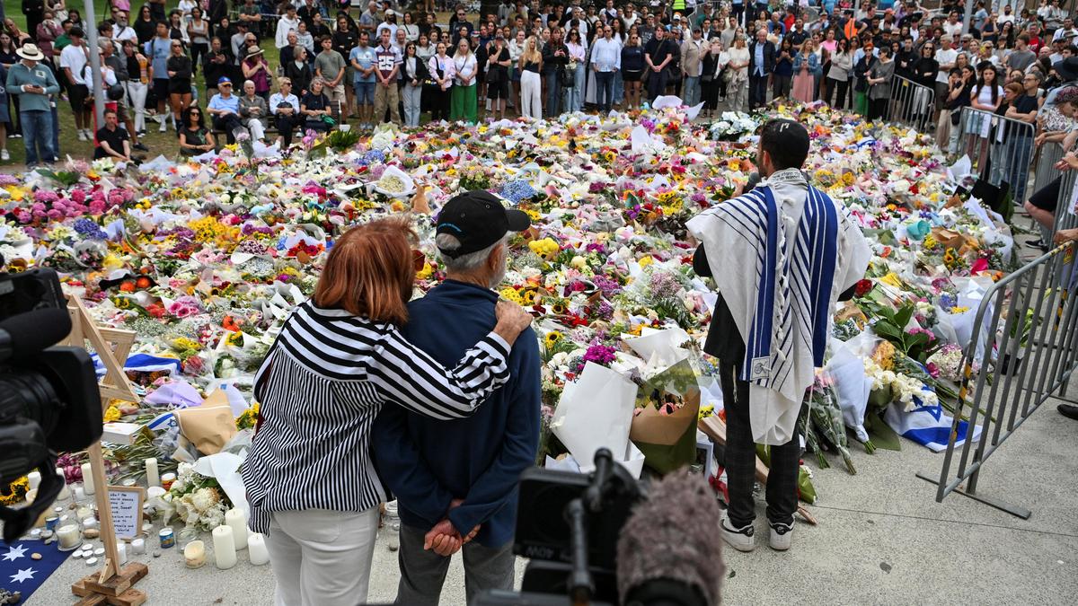 Mid‑December Bondi Beach shooting in Sydney treated as ISIS‑inspired; single suspect charged with terrorism and multiple murders