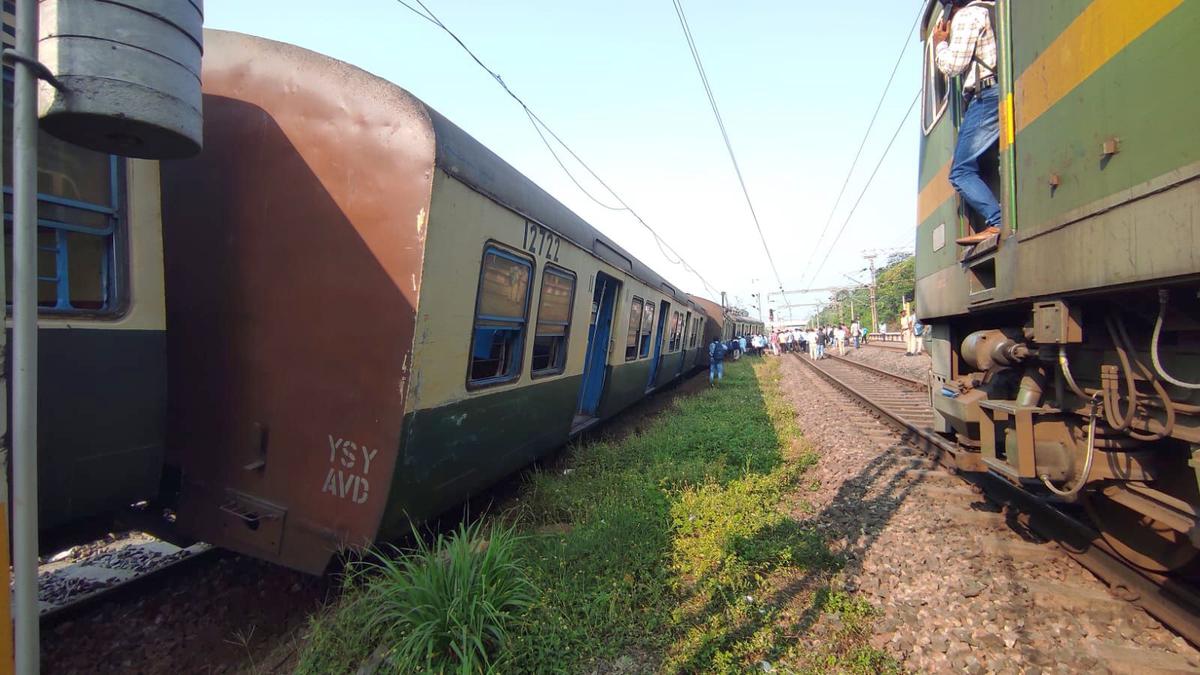 Empty rake of a suburban train derails near Avadi