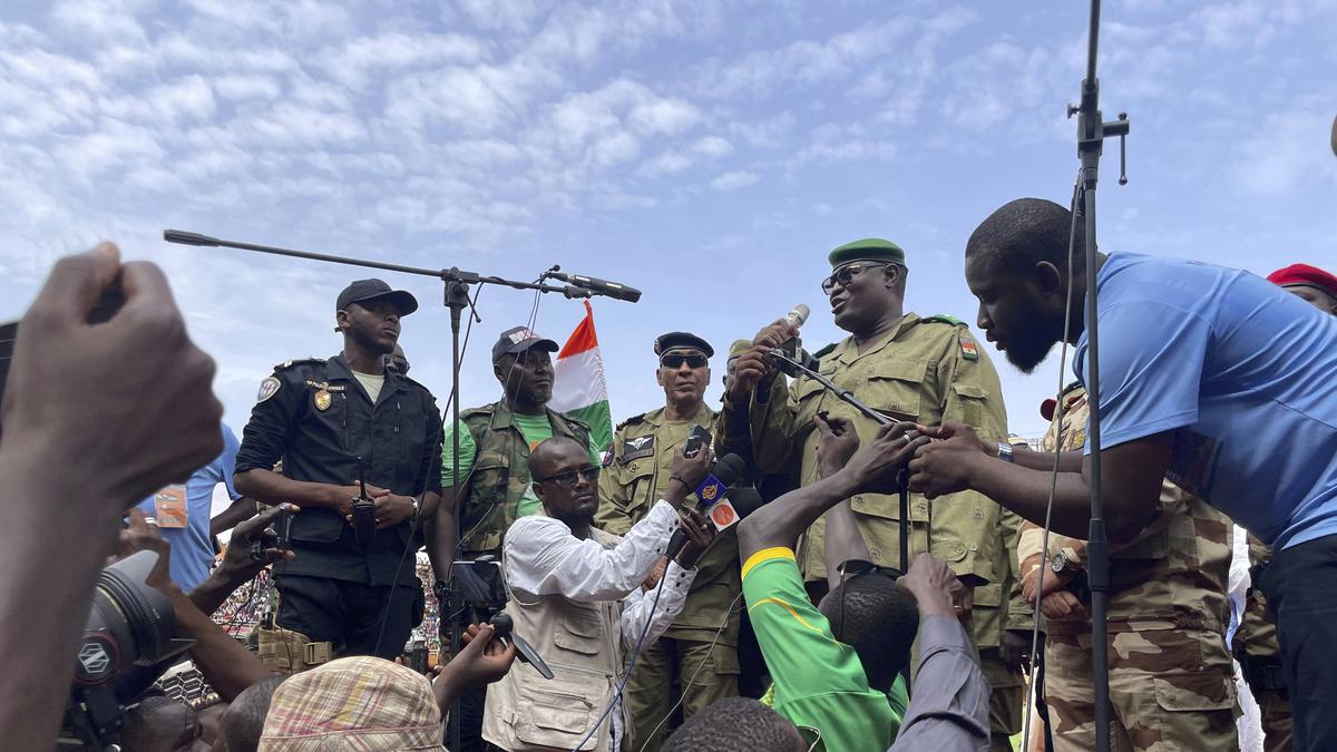 Niger’s junta shuts airspace and accuses neighbouring nations of plan to invade as deadline passes