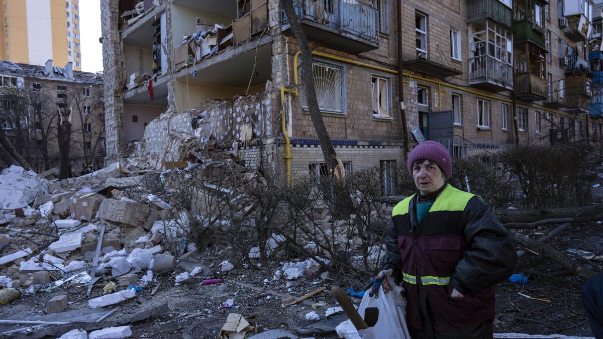 Russia-Ukraine crisis live updates | Seven killed in mortar attack near Ukrainian capital, police say