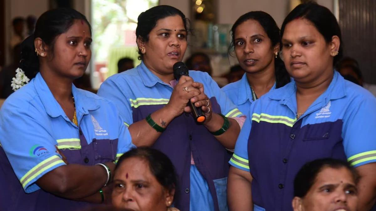 Safai Karmacharis Commission Chief directs officials to take swift action to address issues raised by civic workers