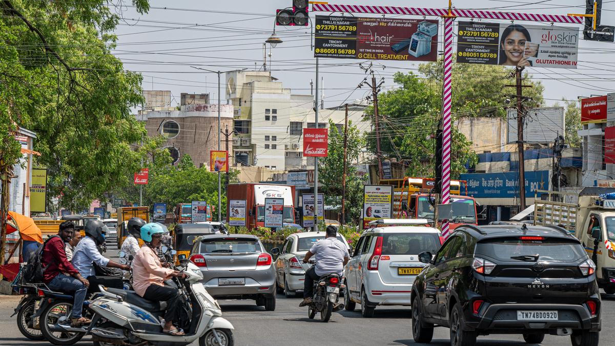Clockwise sequence of traffic signal at Head Post Office junction puts unwary motorists at risk