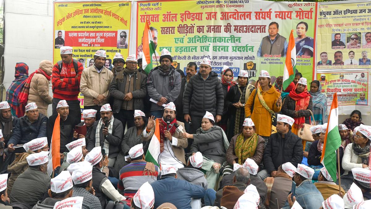 Sahara investors protest against government failure to refund deposits 