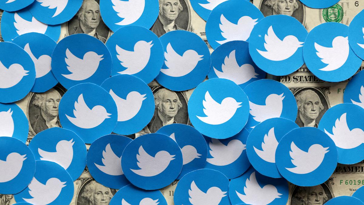 Major ad firm Omnicom recommends clients pause Twitter ad spend