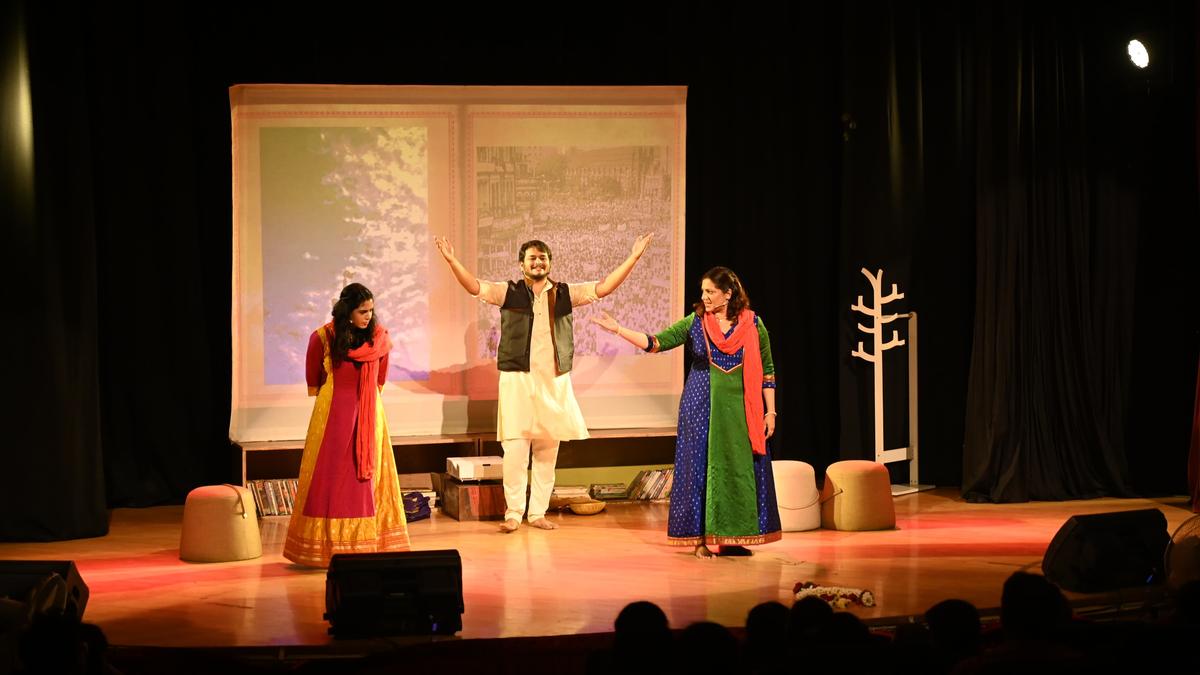 How the play Madhurav - Boru te Blog shines the spotlight on the Marathi language