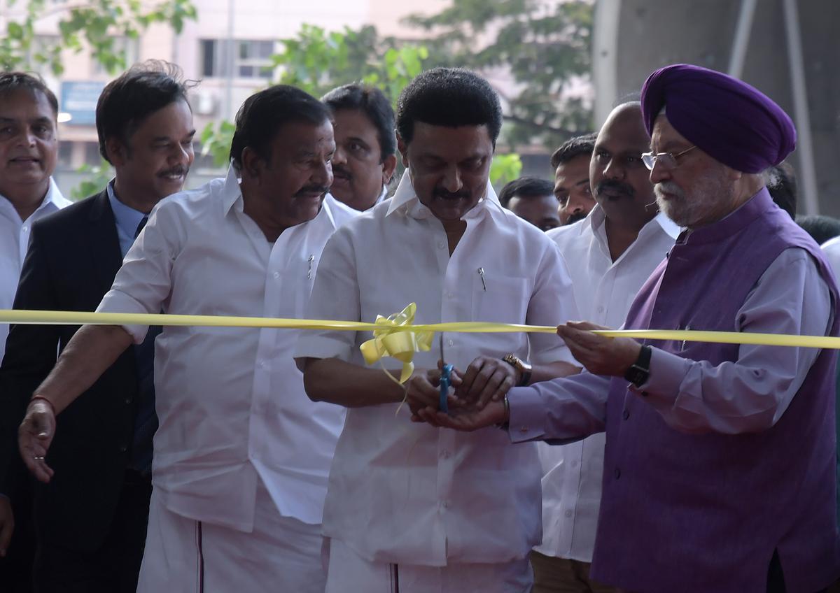 cm-union-minister-inaugurate-chennai-metro-rail-s-head-office-on-anna