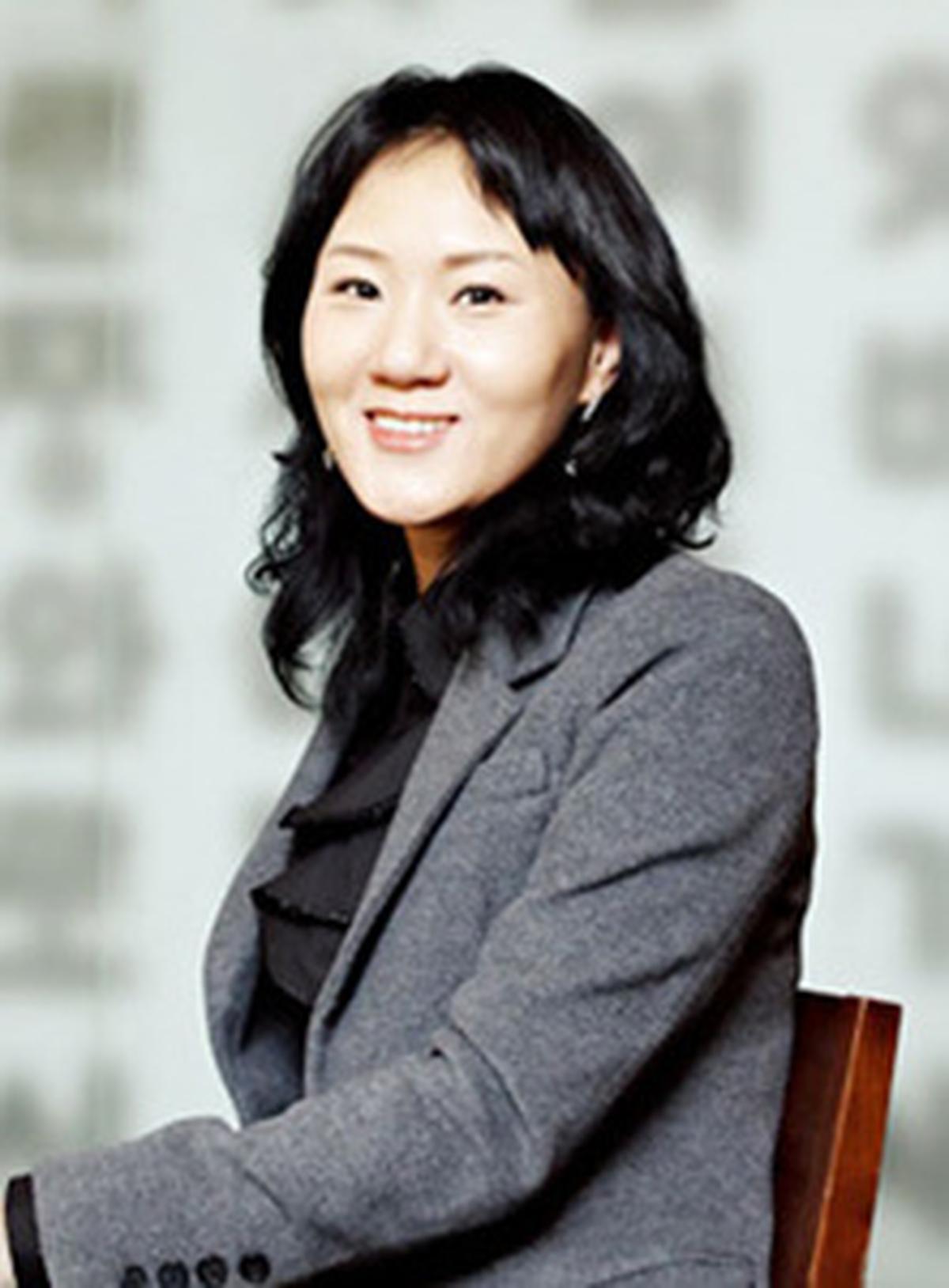 Author Kim Ryeo-ryeong