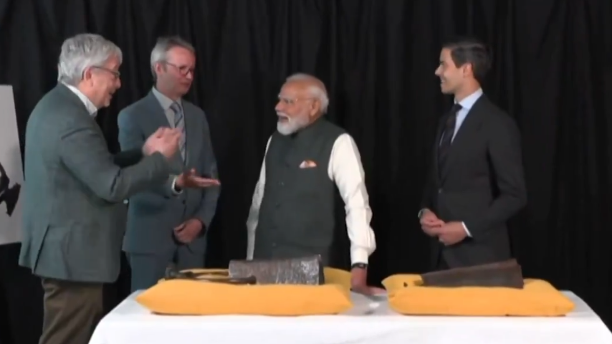 PM Modi in Netherlands LIVE: Netherlands hands back Chola dynasty copper plates to India PM Modi in Netherlands LIVE: Netherlands hands back Chola dynasty copper plates to India