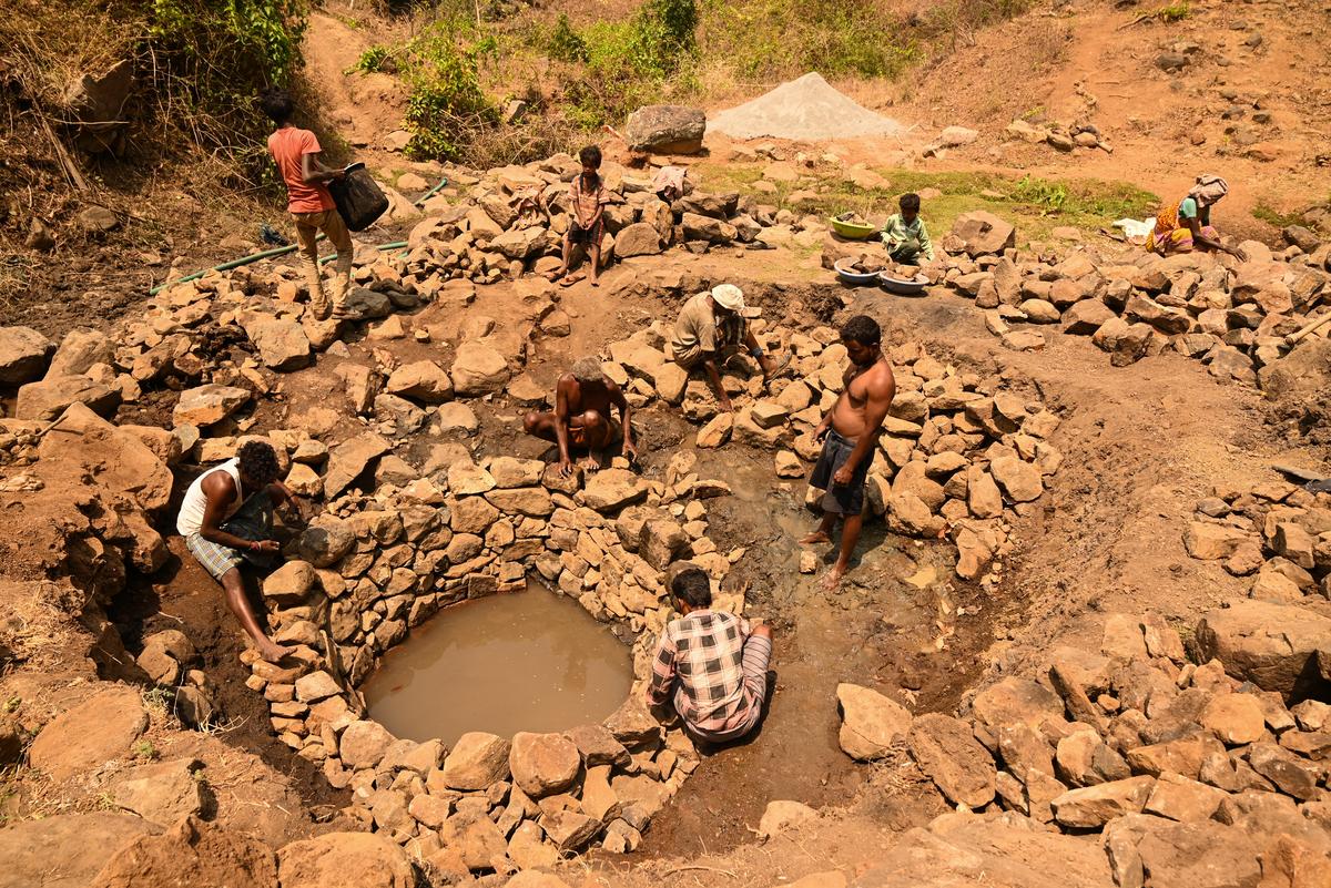 A well being dredged in Agnibaavi, Erode district. A well being dredged in Agnibaavi, Erode district.