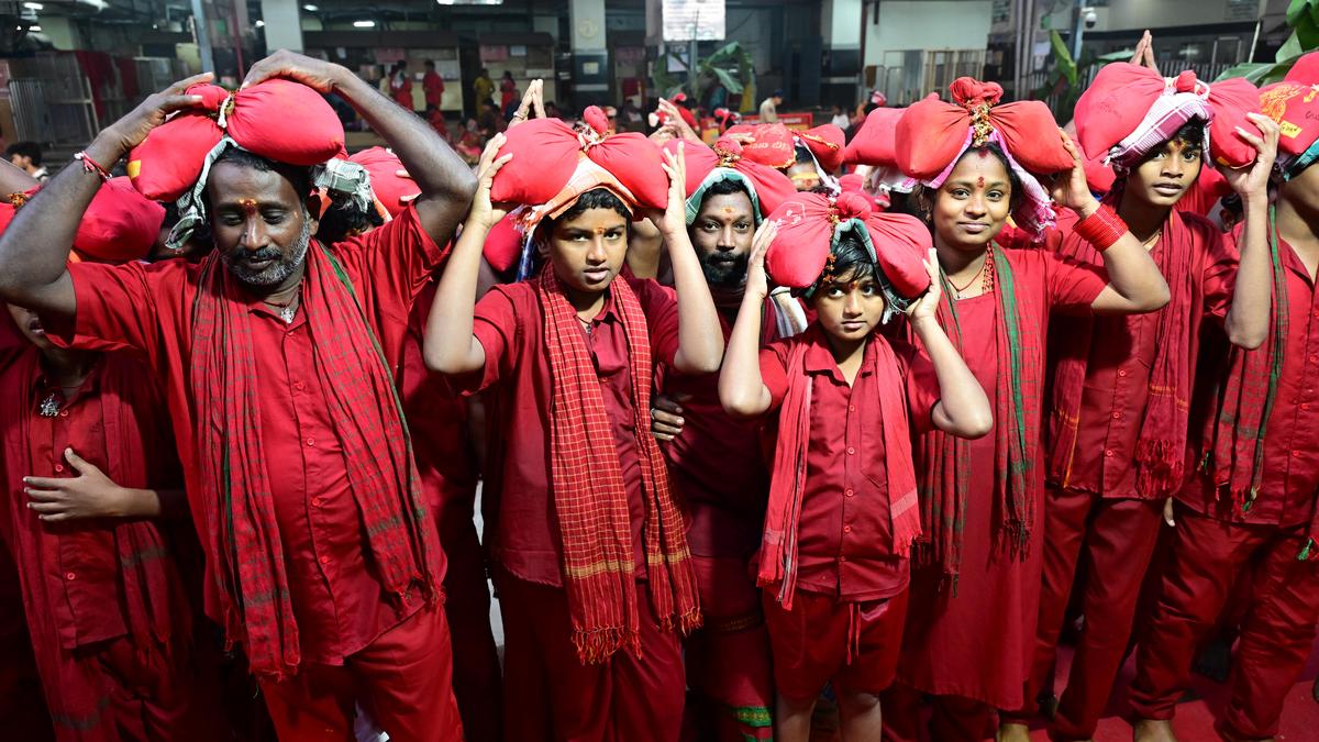 Devotees throng Indrakeedari in Vijayawada as Bhavani Deeksha Viramana begins