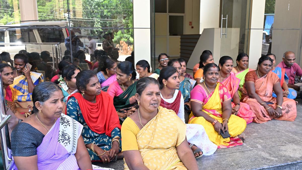 Tamil Nadu State Rural Livelihood Programme members seek regularisation of service, pay hike