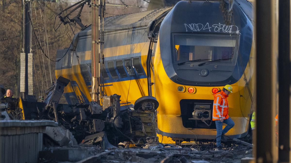 1 dead, several injured in train crash near The Hague