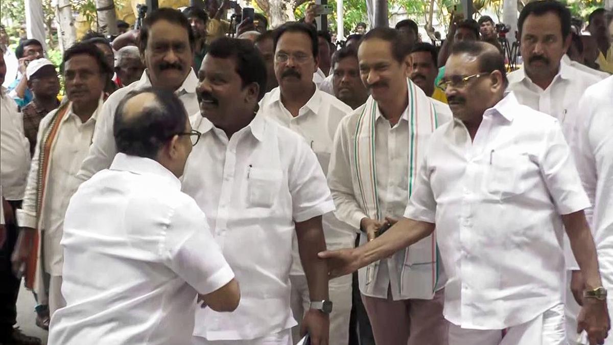 Congress and DMK talks ‘smooth’, likely to reach an understanding soon