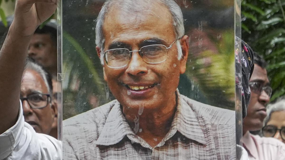 10 years and masterminds behind Narendra Dabholkar’s murder not arrested, says daughter