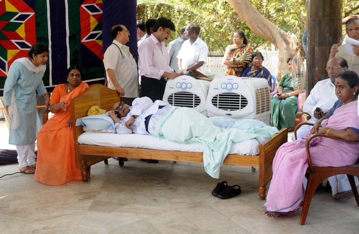 Karunanidhi during a protest against the civil war in Sri Lanka in April 2009.