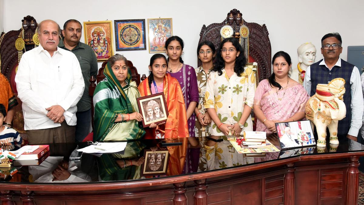 Vedhika enters final round of Kalyana Karnataka singing contest