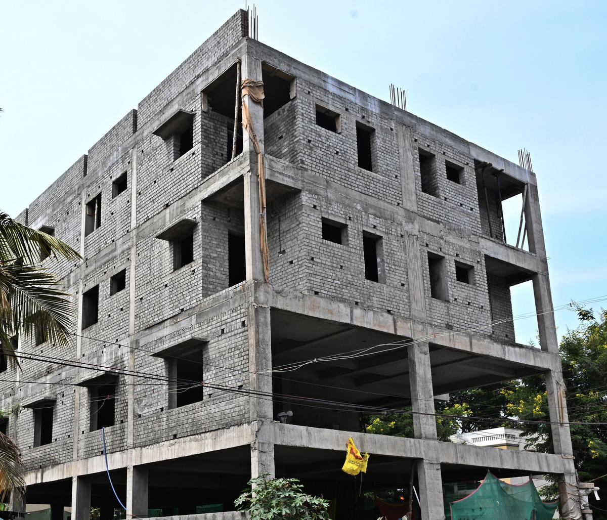 thehindu.com - M. Soundariya Preetha - War impact: construction costs go up, delivery schedules take a hit
